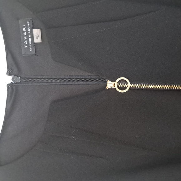Like new Tahari/ sleeveless black dress / sharp classy dress/ good condition - Picture 7 of 8
